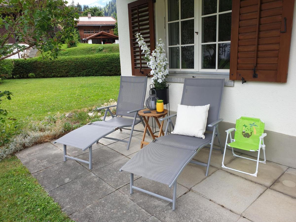 Chalet Spitzhorn - Your Peak Getaway - Private Terrasse & Gratis Parkplatz Gsteig Luaran gambar